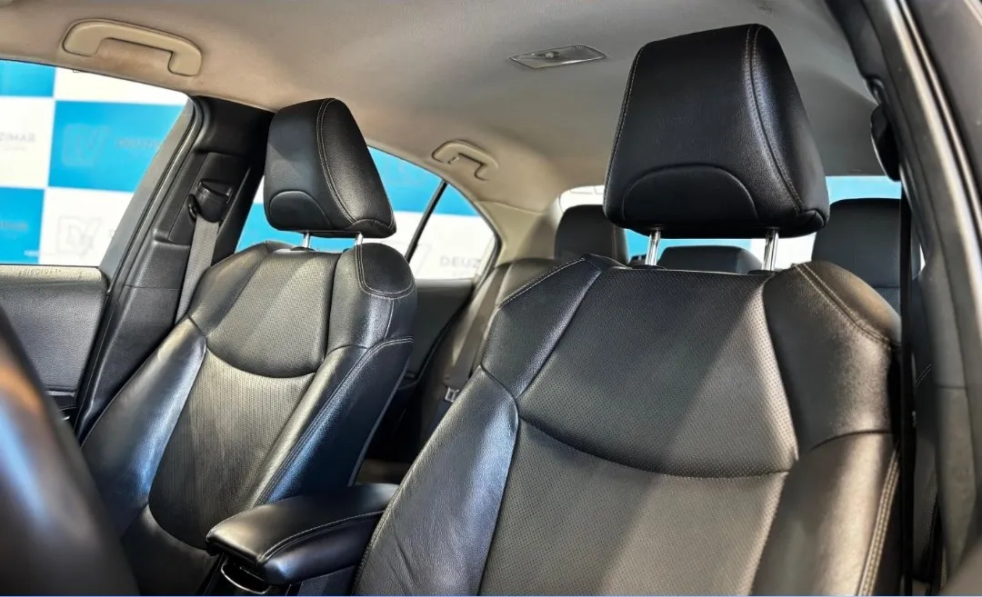 Toyota Corolla 2021, foto 6 de 8