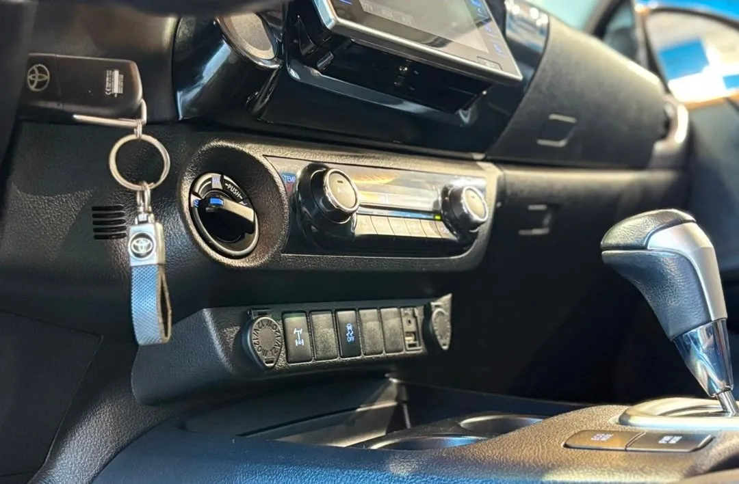 Toyota Hilux 2018, foto 8 de 8