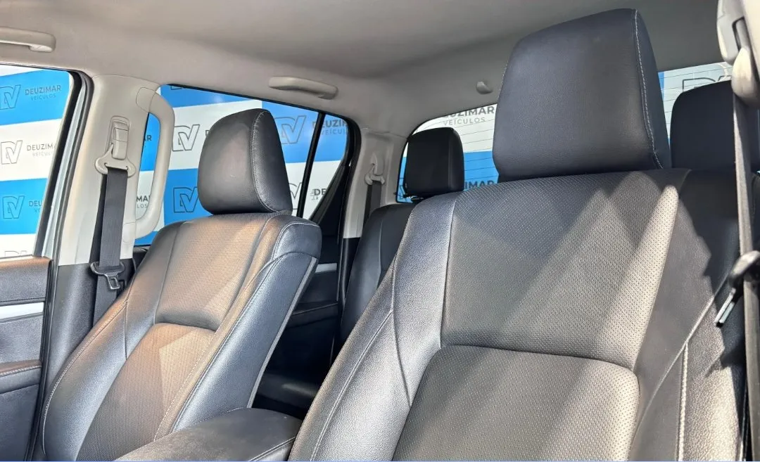 Toyota Hilux 2022, foto 6 de 8