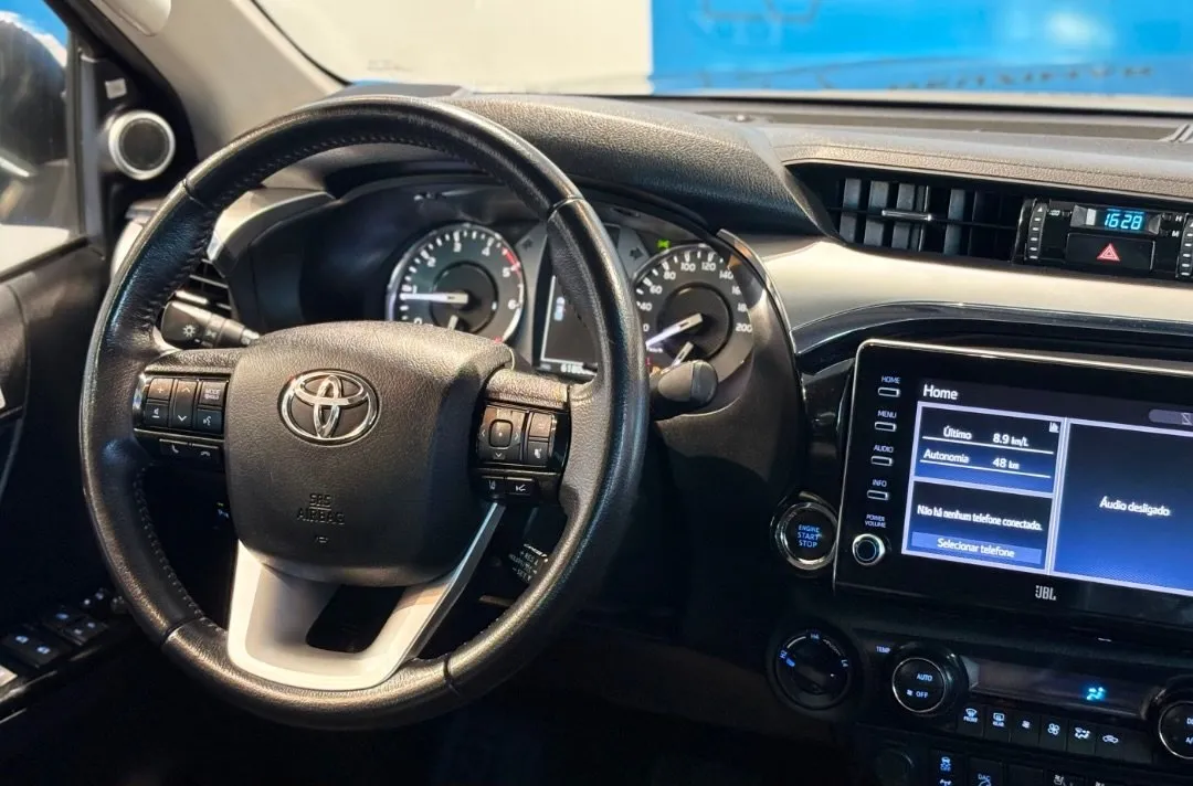 Toyota Hilux 2023, foto 5 de 8