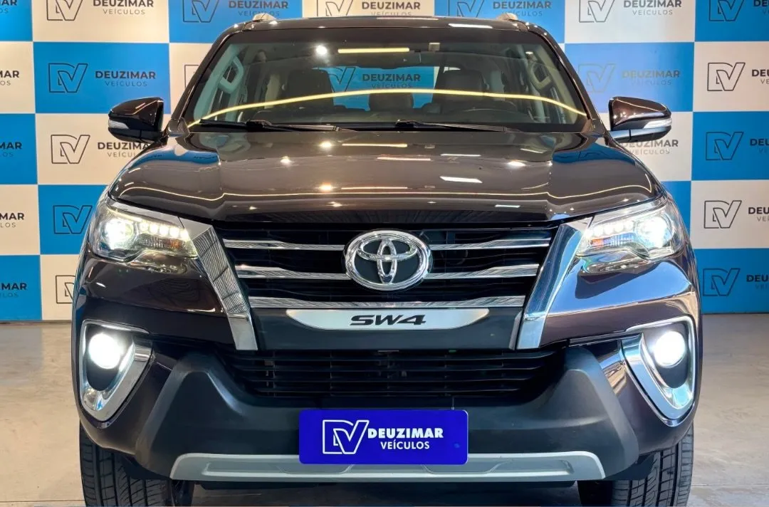 Toyota SW4 2017, foto 3 de 8