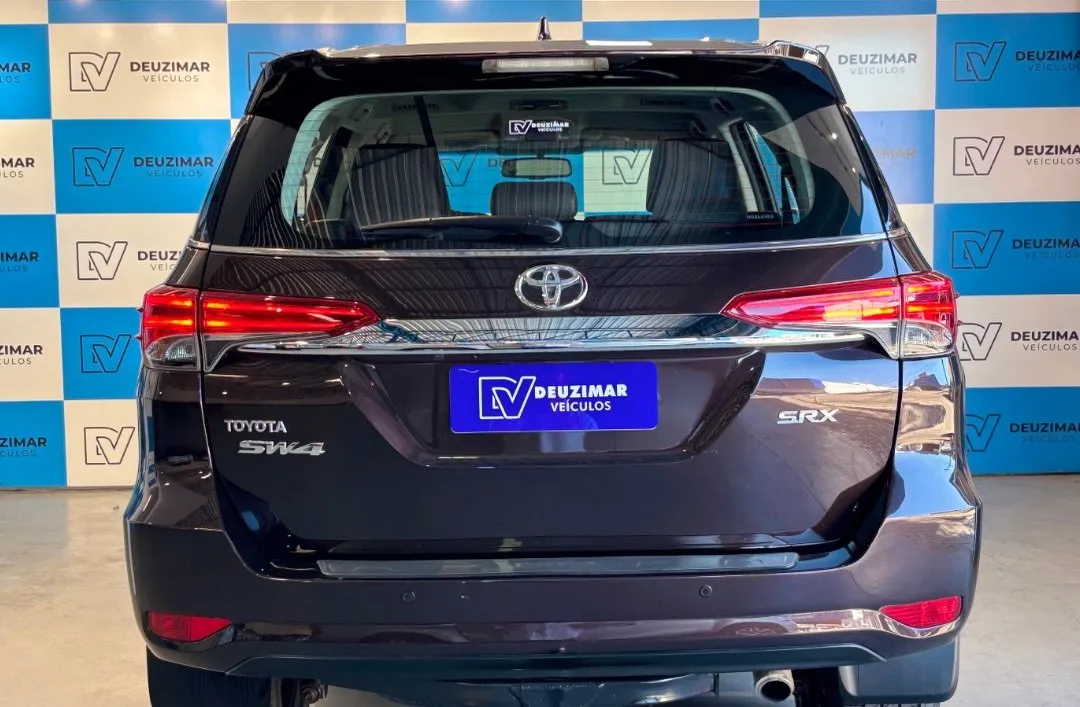 Toyota SW4 2017, foto 4 de 8