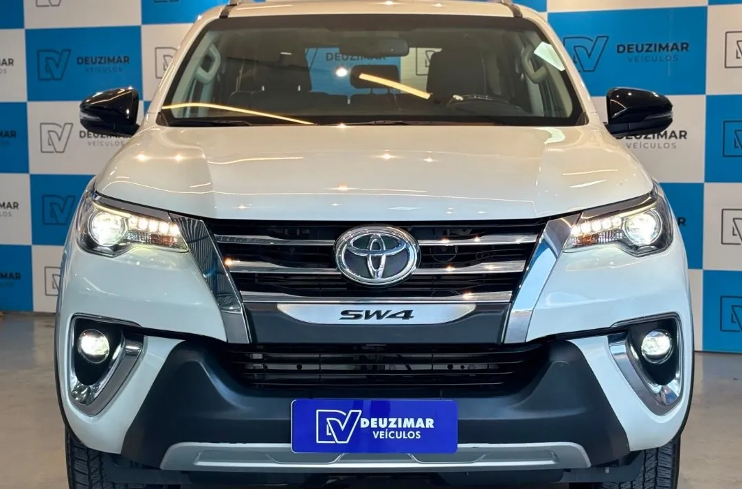 Toyota SW4 2018, foto 1 de 8